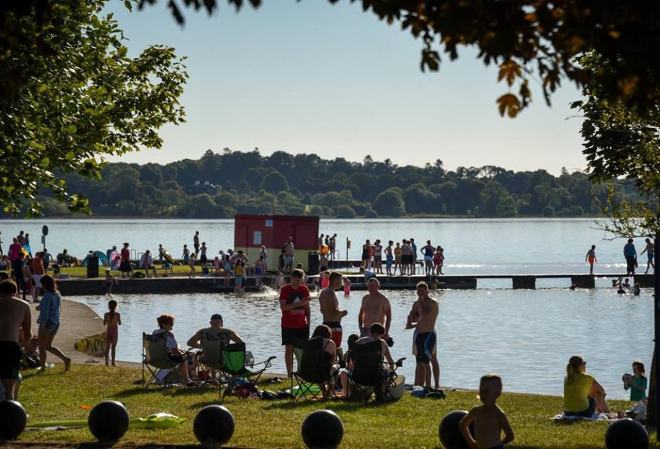 Lakeside Loughrea Buitenkant foto